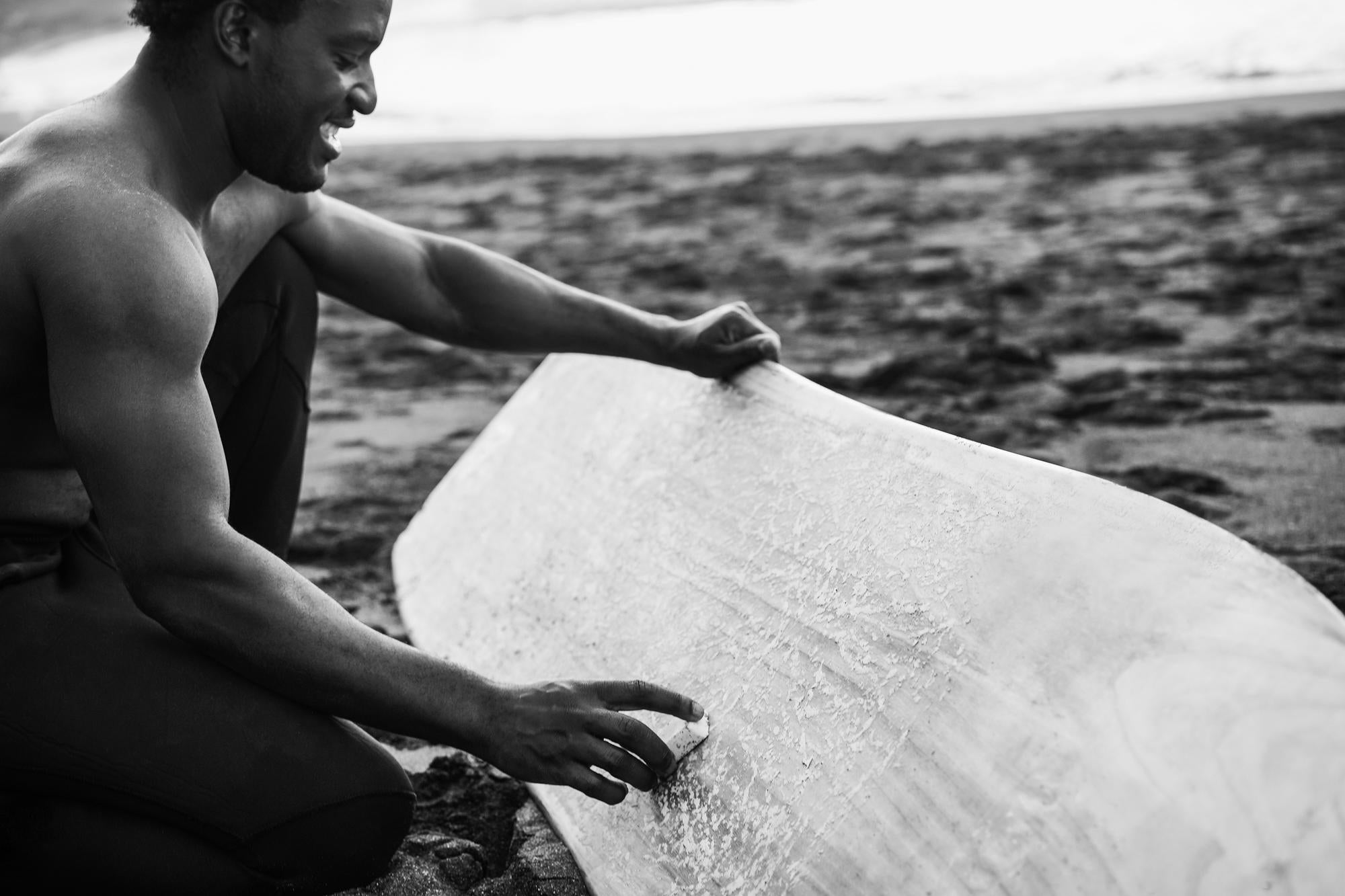 How to Wax Your Surfboard: A Comprehensive Guide